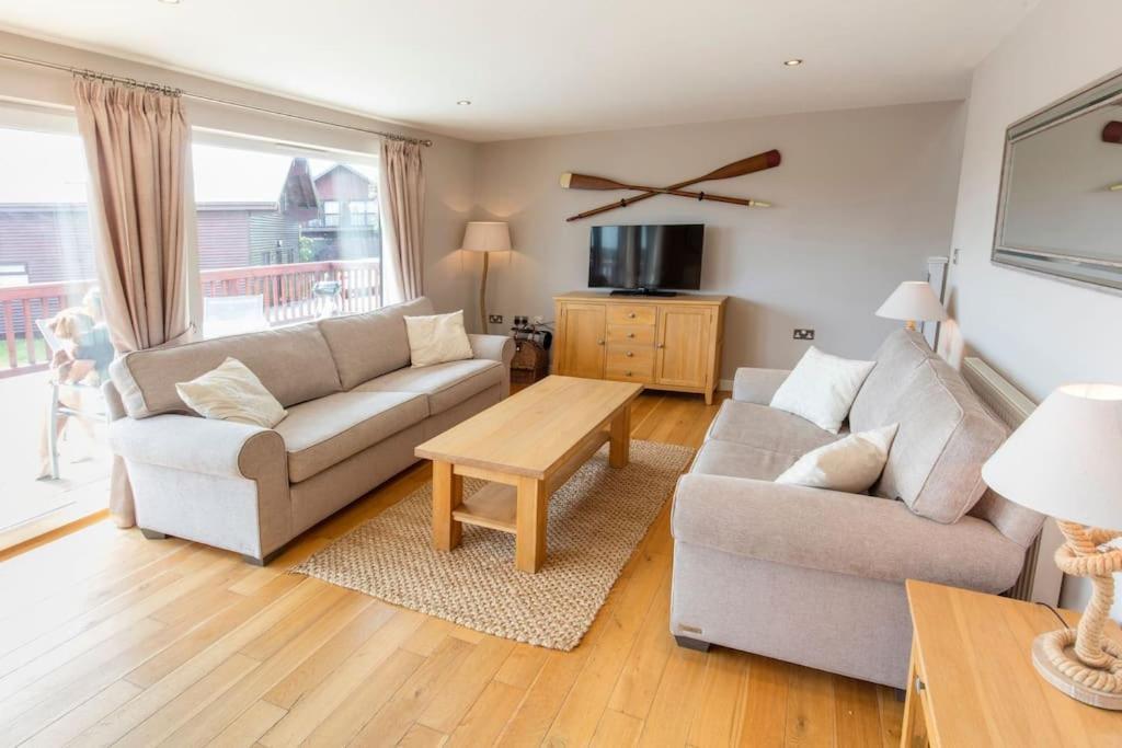 Retallack Resort 4 Bedroom Lodge - Hot Tub For Hire On Request -Pool & Spa Padstow Exterior photo
